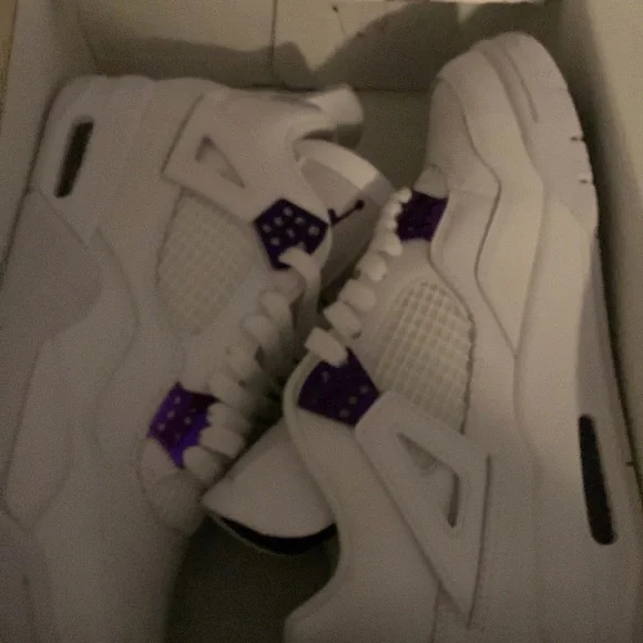 Jorden 4 purple mattlic